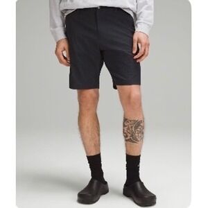 Lululemon Men's ABC Classic-fit short 7" WovenAir Obsidian size 31 EUC